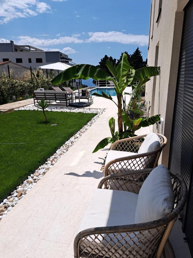 Apartment With Private Pool *