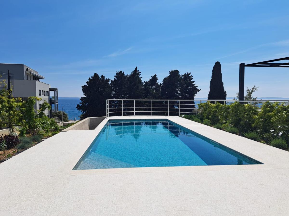 Apartment With Private Pool