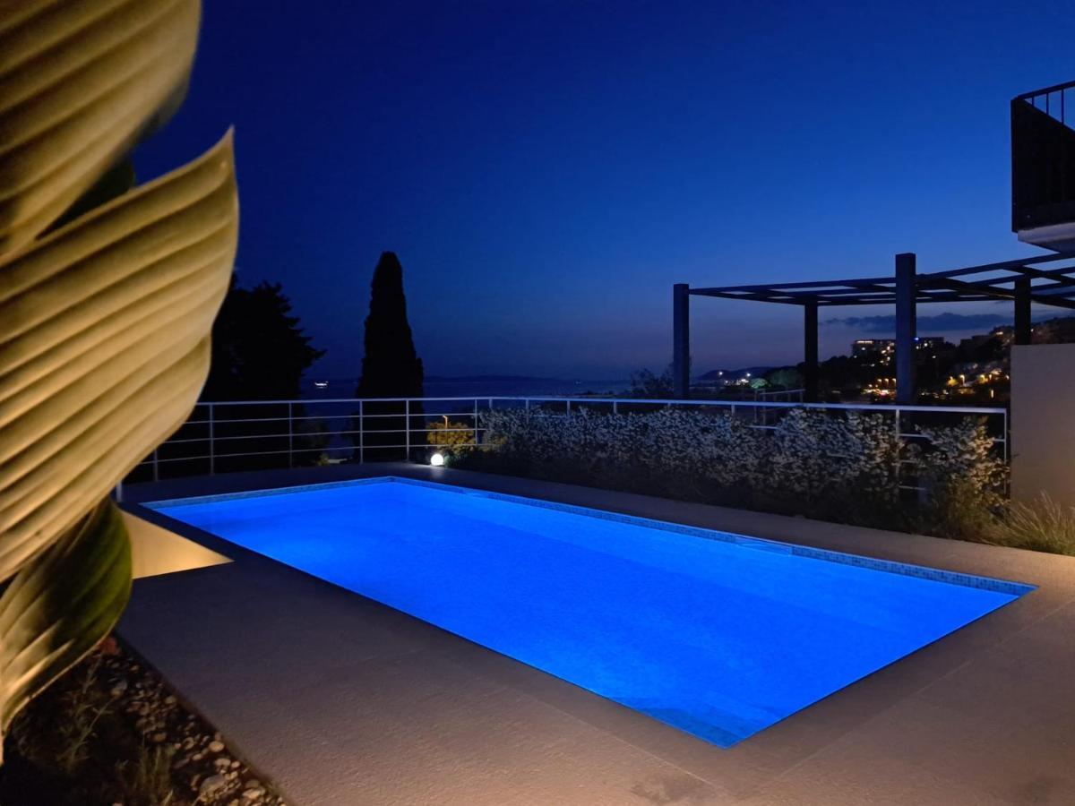 Apartment With Private Pool
