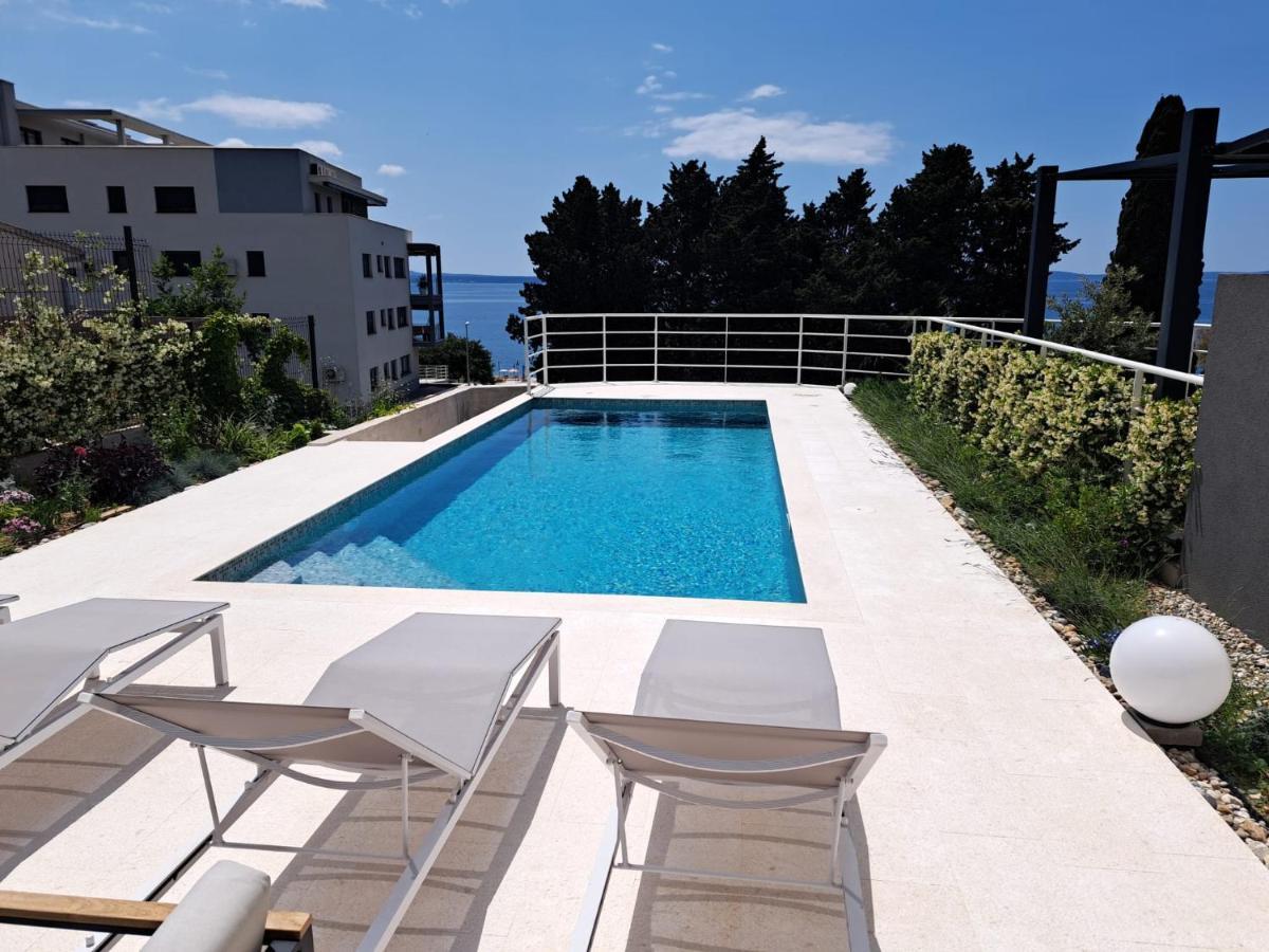 With Private Pool *